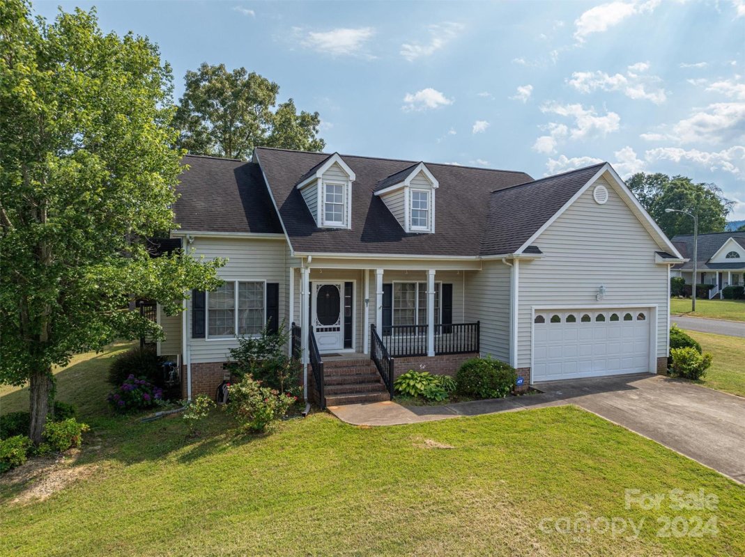 1202 Laurel Woods Drive