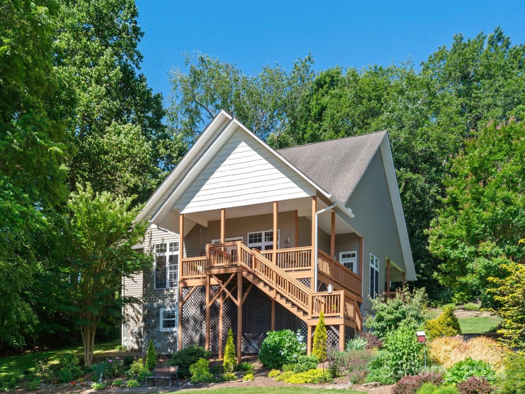 141 Clear Vista Lane