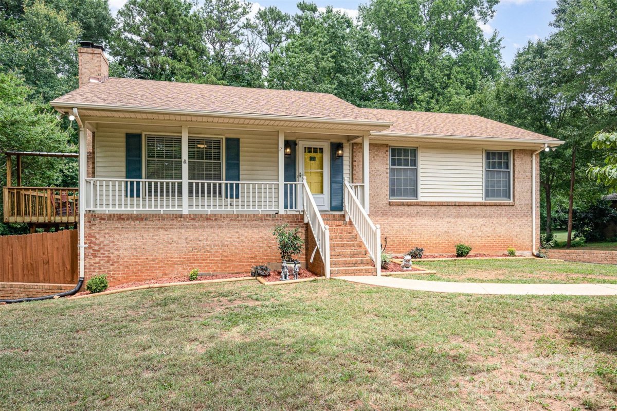 1727 Wildlife Road