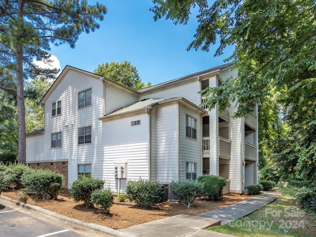 1021 Churchill Downs Court J