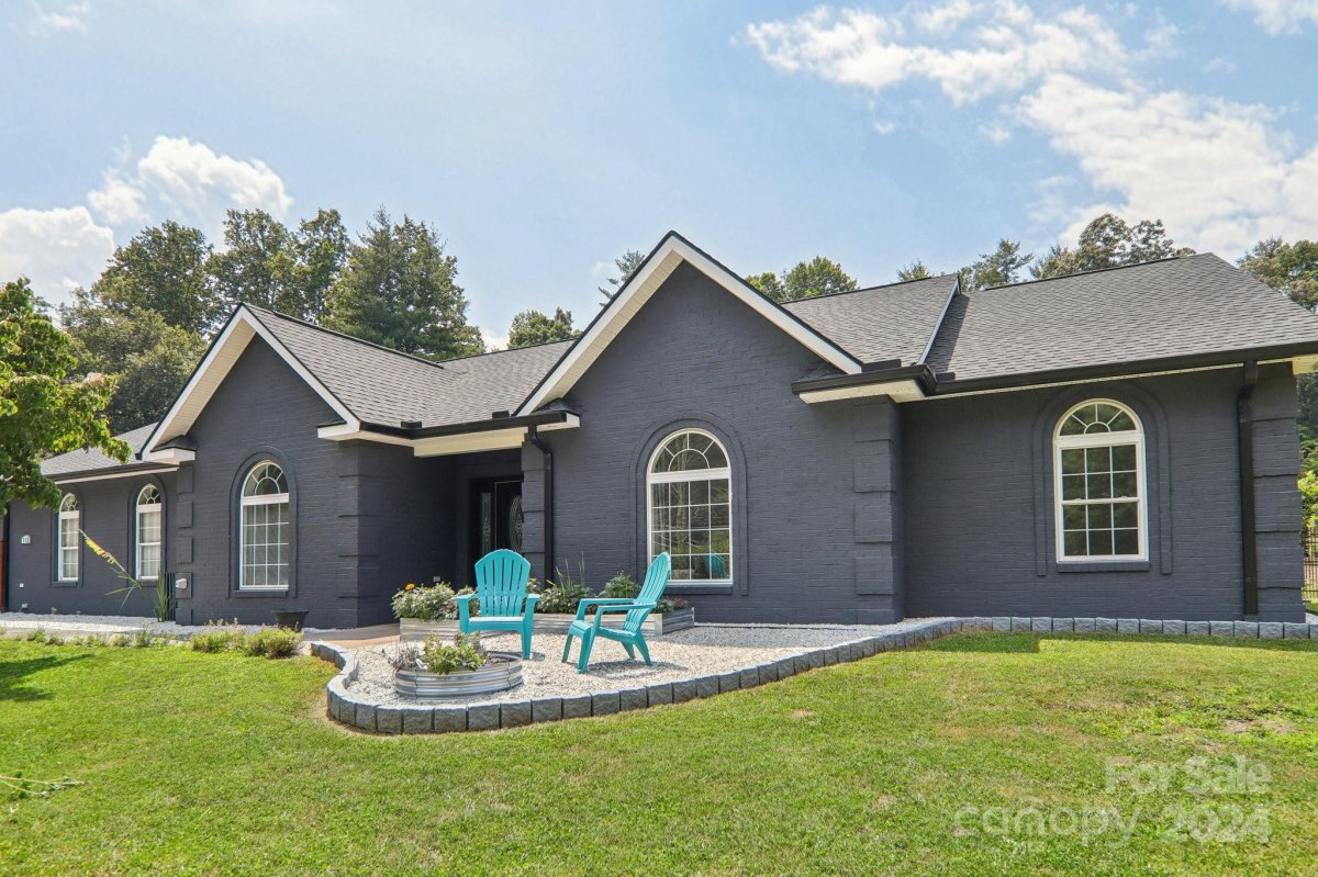 110 Silver Pine Drive