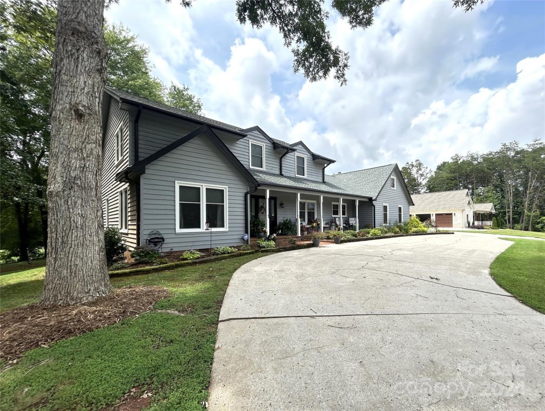 4821 Glen Hollow Lane