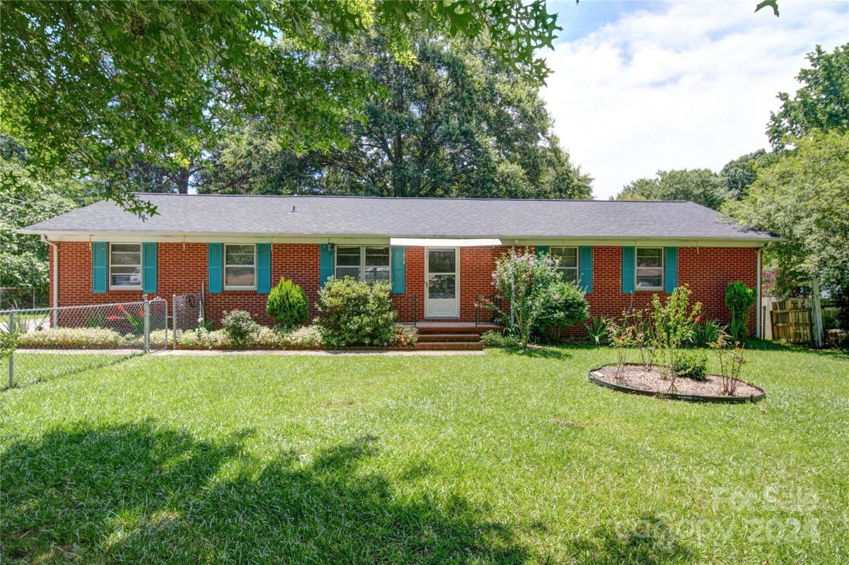 318 Meadowbrook Drive