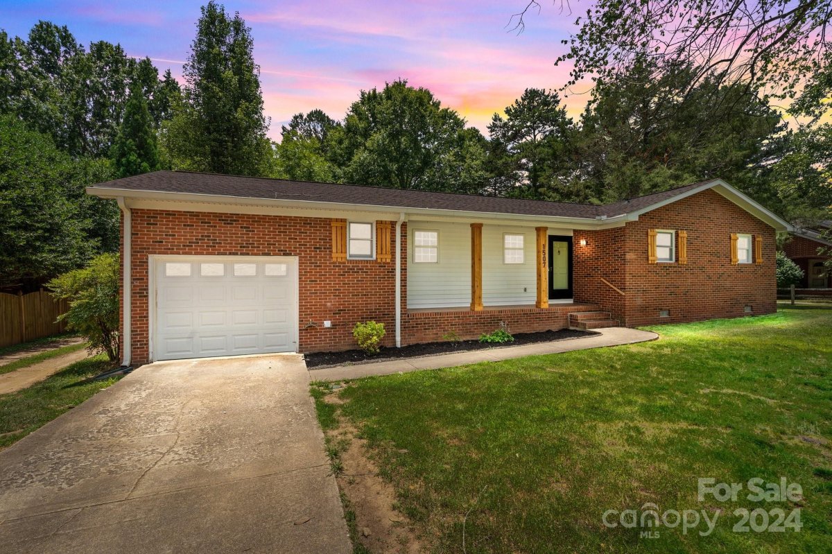 1507 Statesville Boulevard
