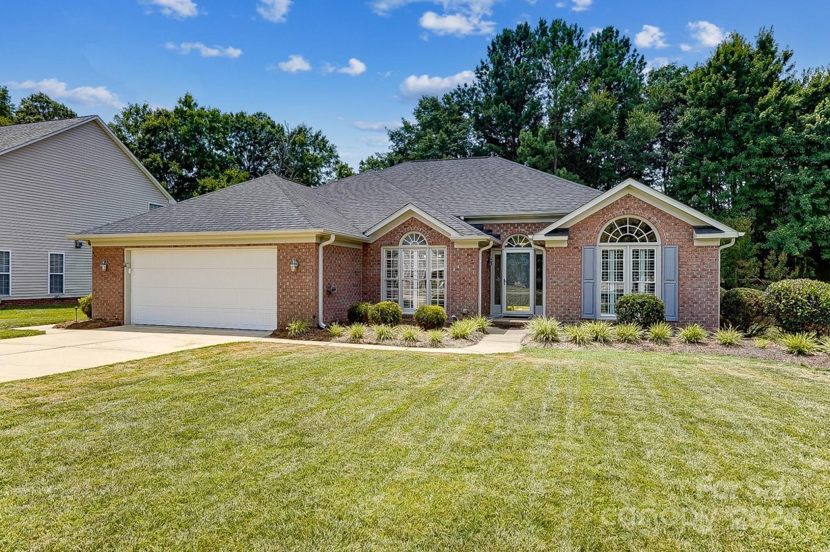 3263 Roberta Farms Court