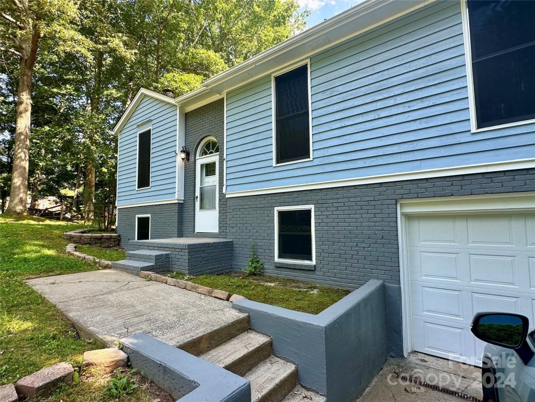 141 Lauren Court