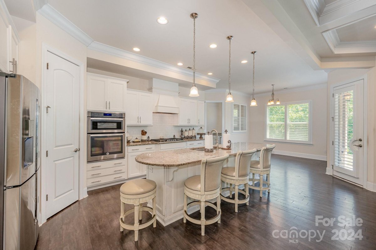 7937 Front Park Circle