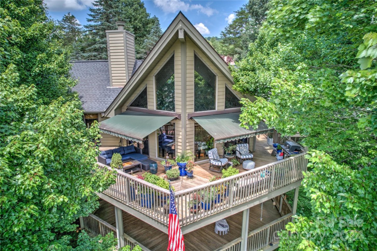 6 Manor Way