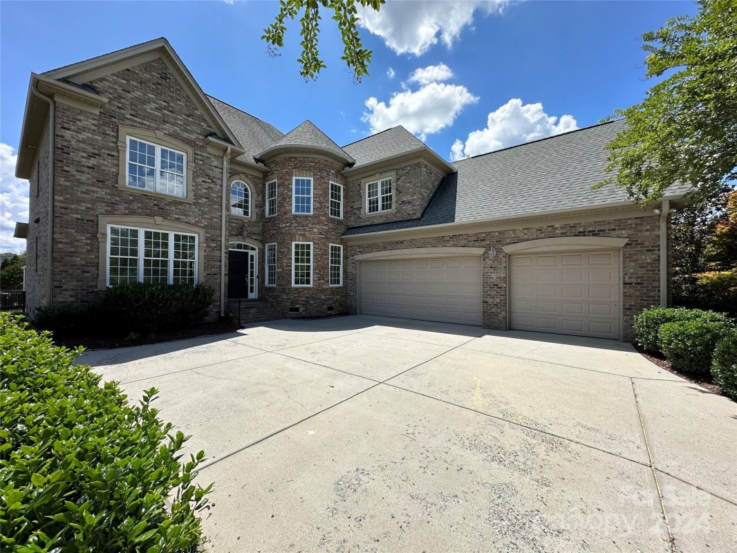 8910 Vickery Lane