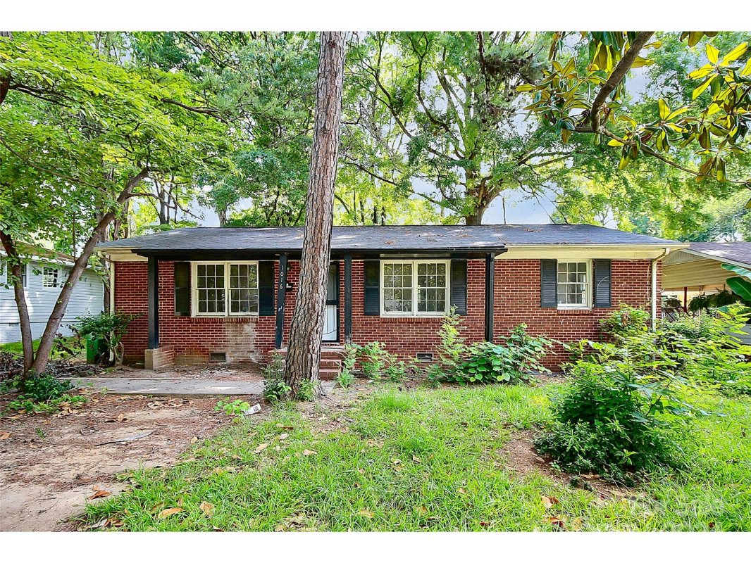 1016 Pondella Drive
