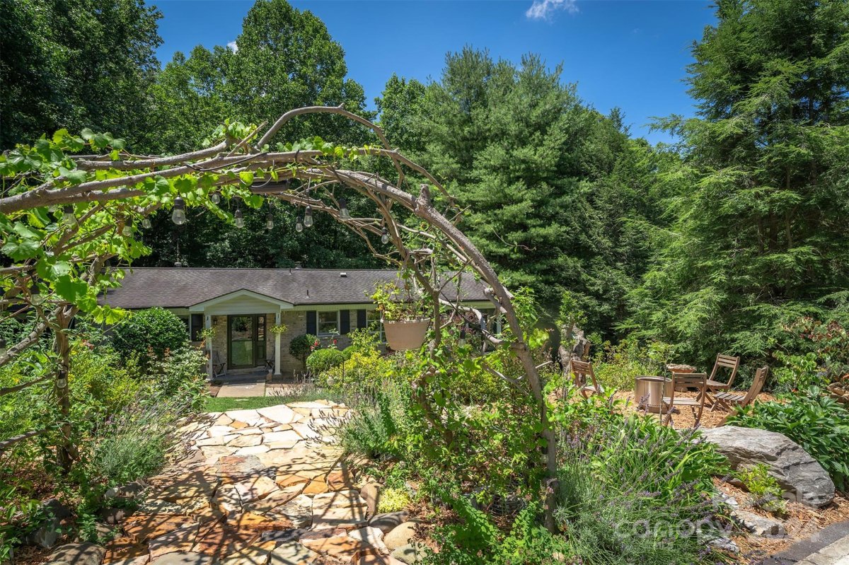 708 Dawnwood Lane