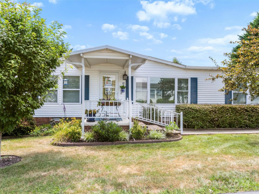 10 N Marjorie Lane