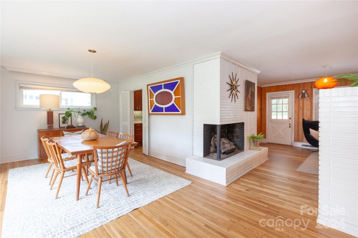 1222 Chandler Place