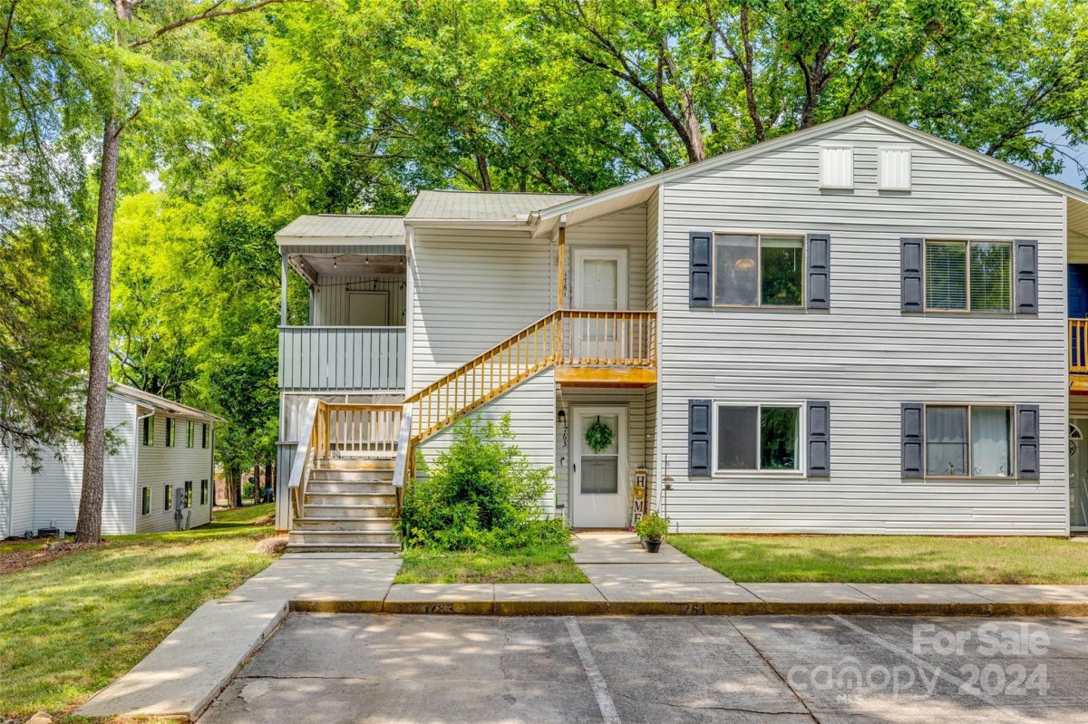 1761 Hunters Trail