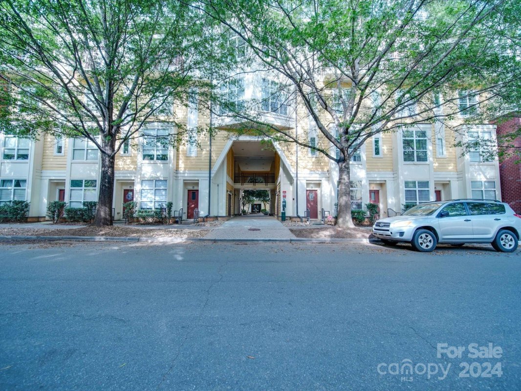 2125 Southend Drive 129