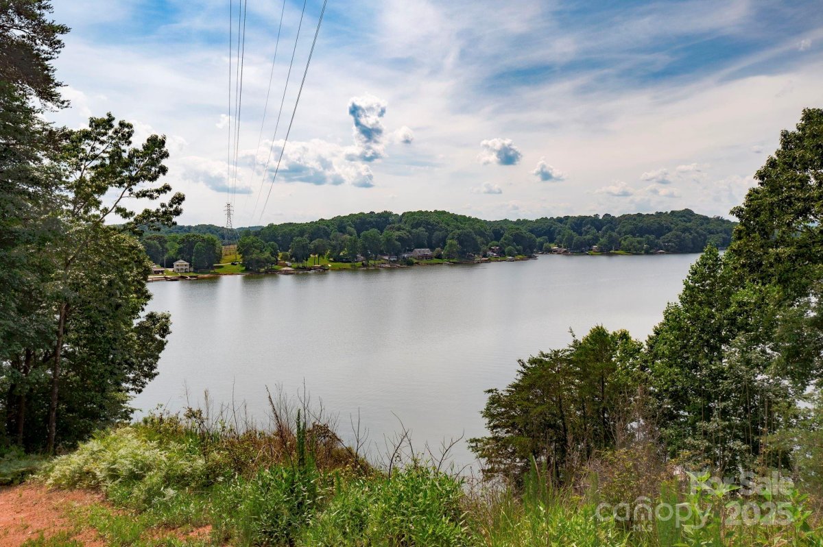321 Rivercliff Drive 33