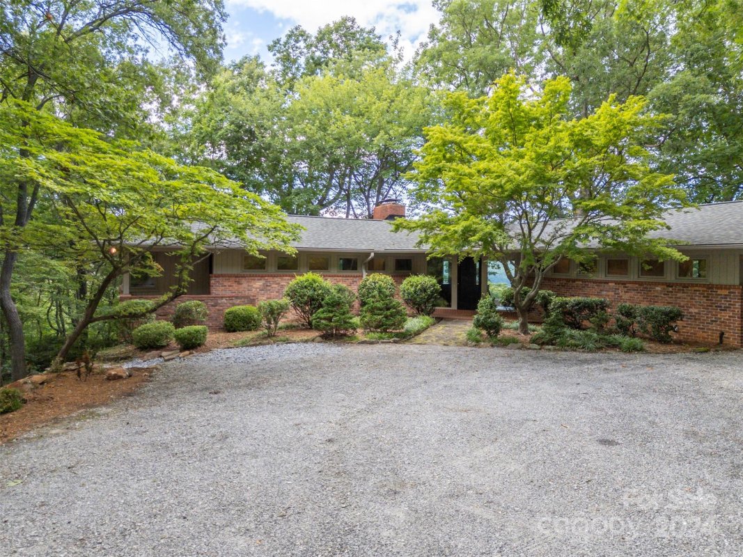 187 Dug Hill Trail