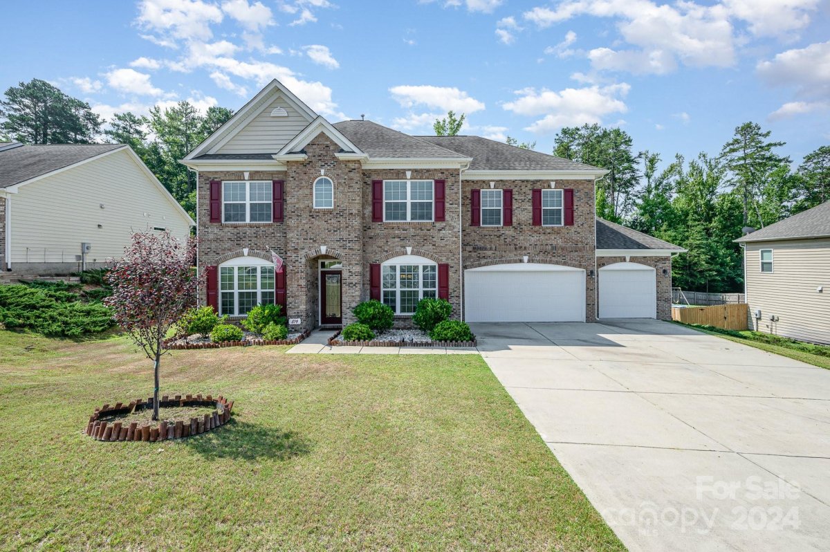 814 Oak Embers Drive