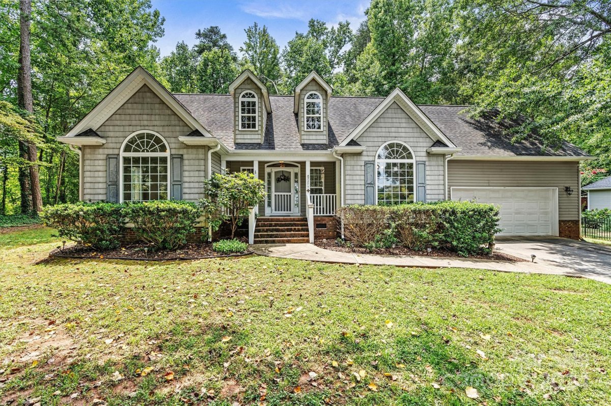 3279 Lake Shore Road 110