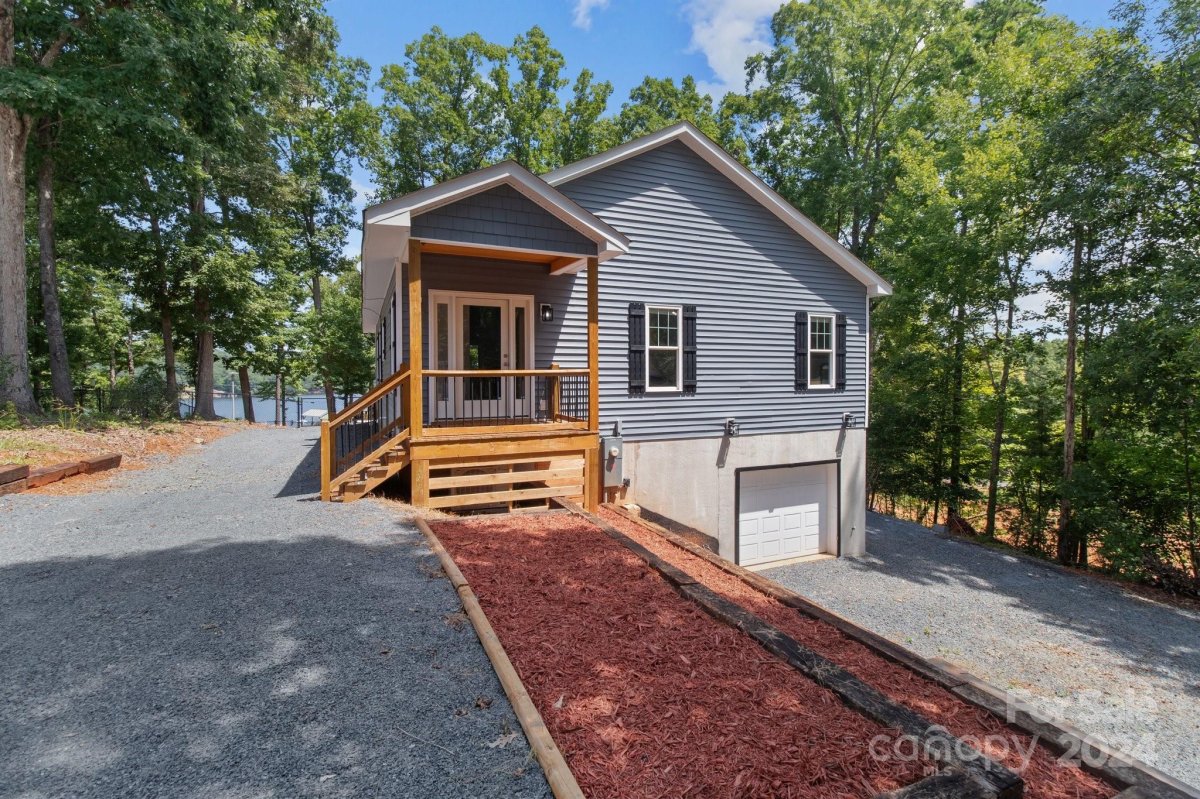 1015 Fairfield Road 493