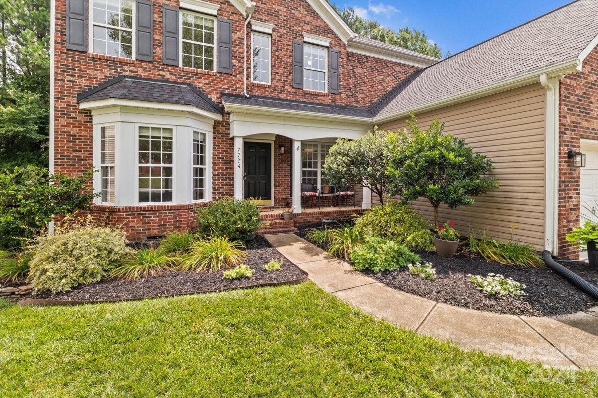 7724 Horseshoe Creek Drive