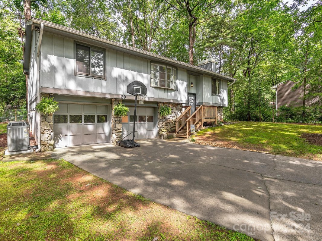 20 S Wildwood Lane