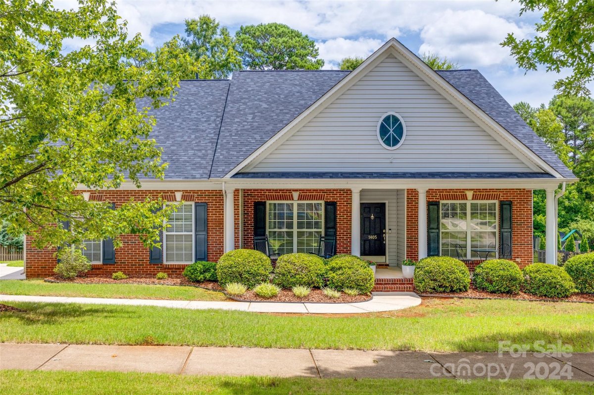 1405 Shade Tree Court