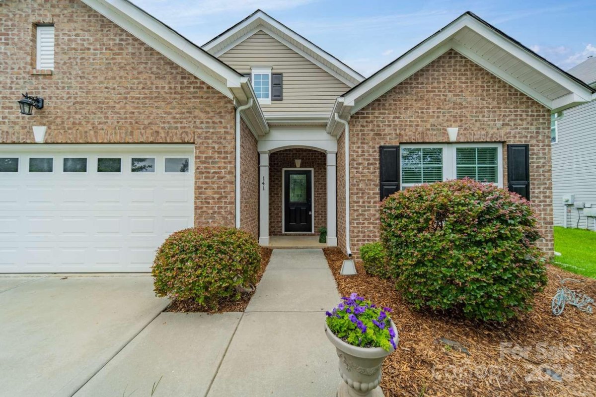 141 Avalon Reserve Drive