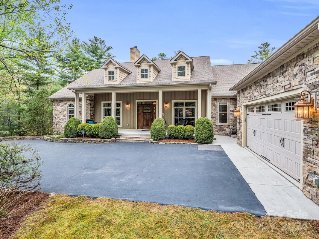 5 Thornapple Drive