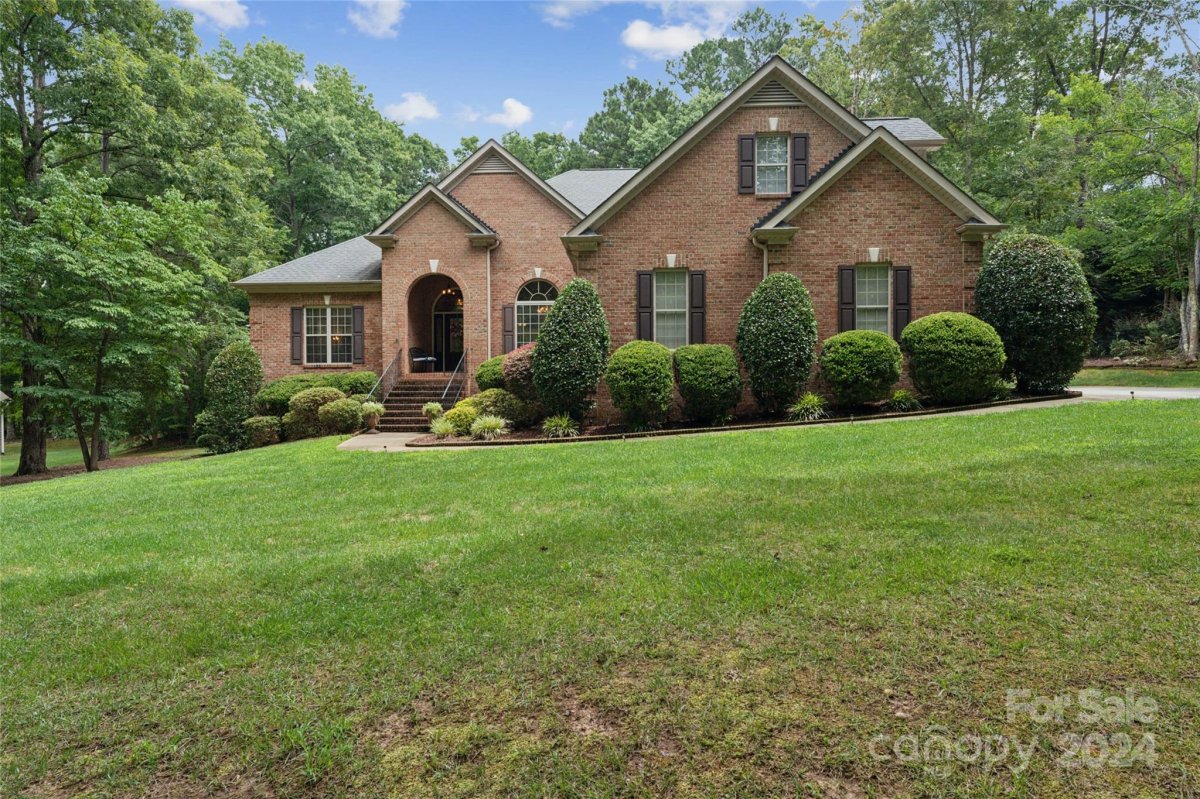 4634 Sawgrass Court