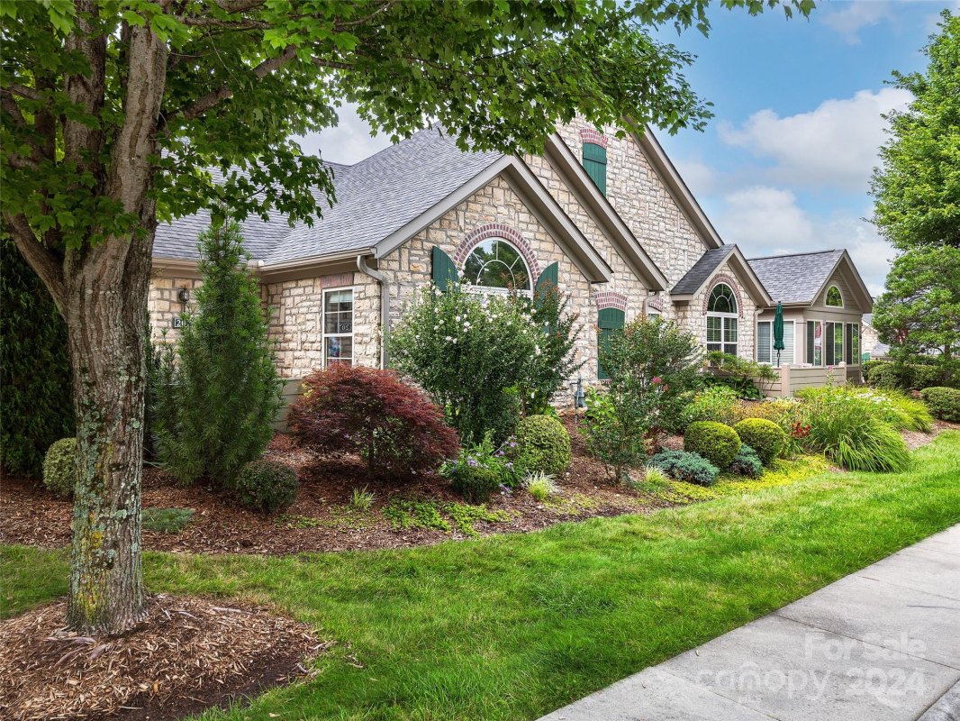 207 Summerfield Place