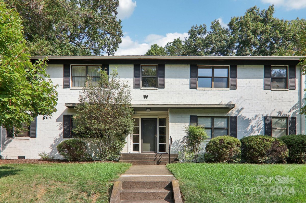 615 Biltmore Avenue W4