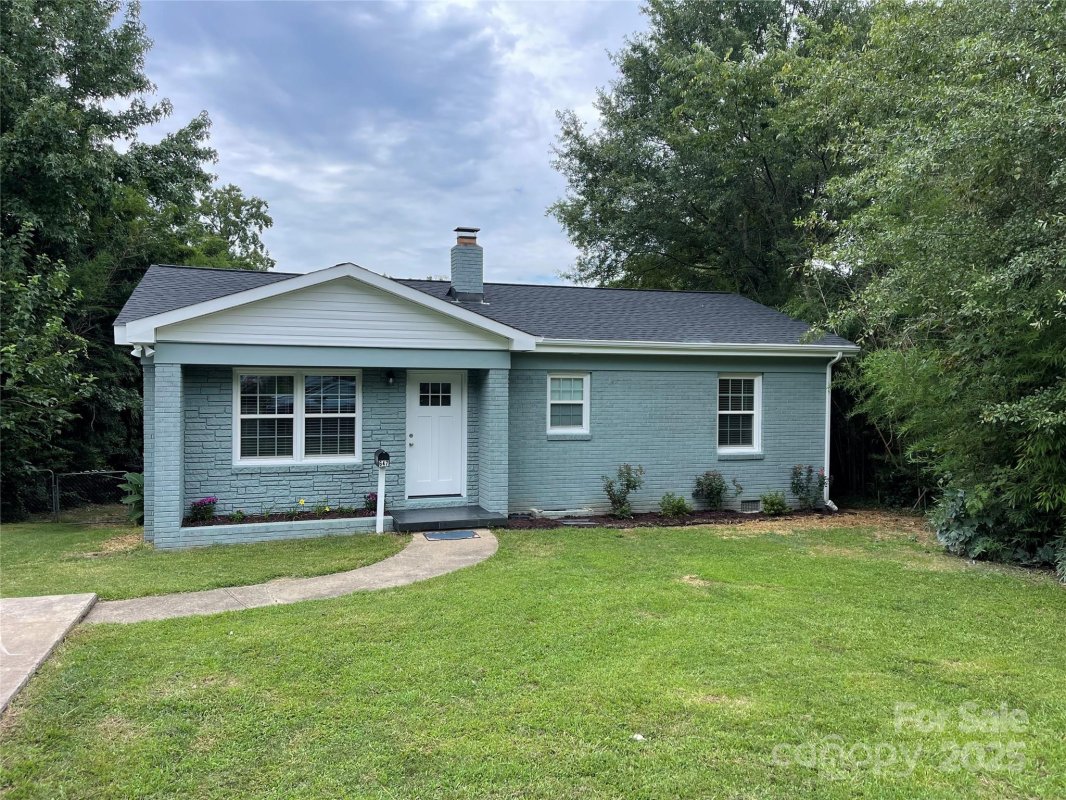 647 Reeves Court