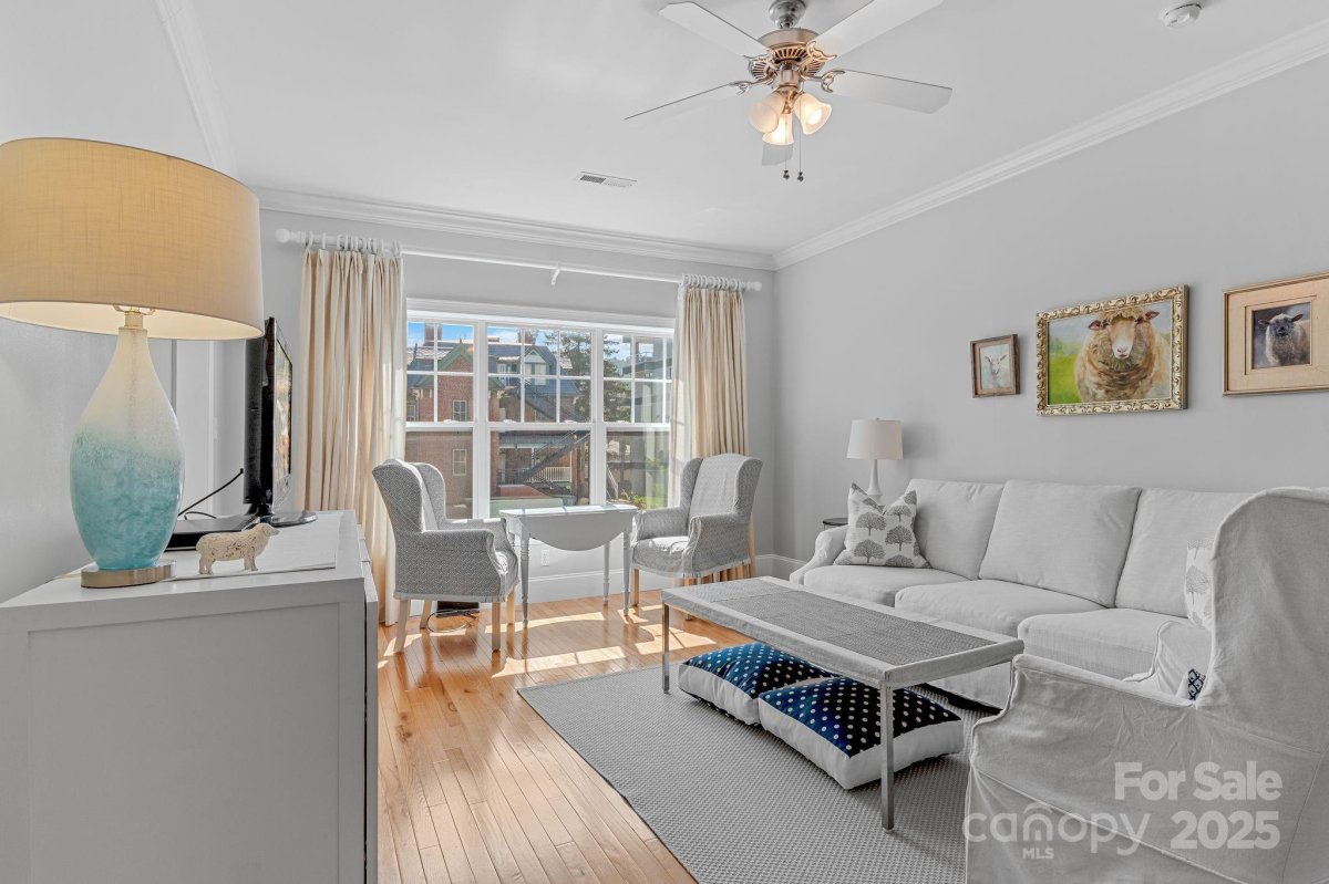 155 S Lexington Avenue B311