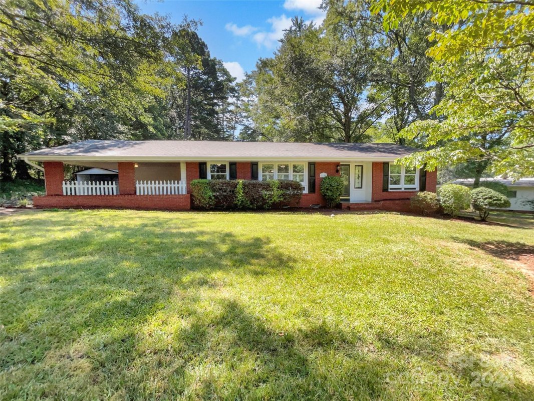1846 Westbrook Circle