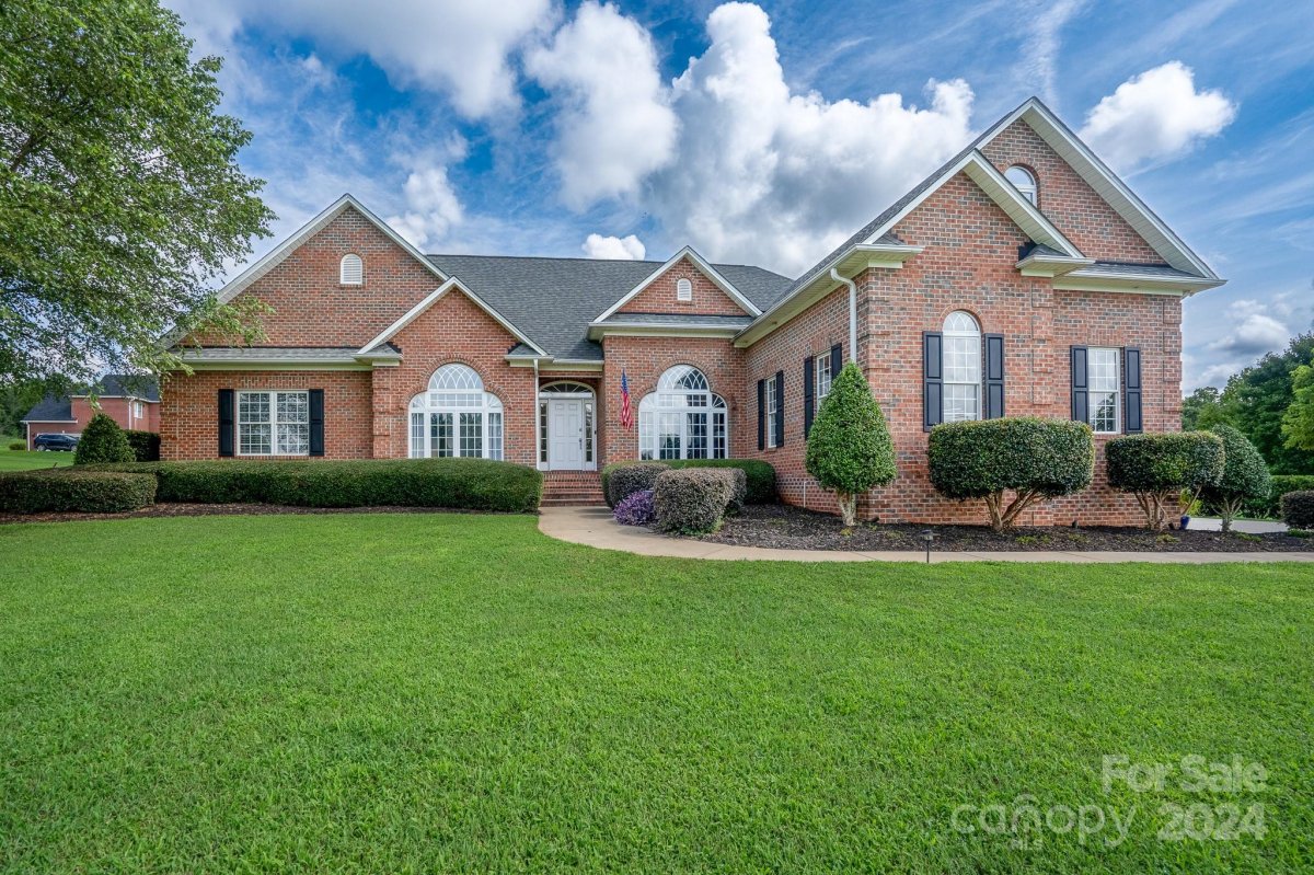 103 Lakefield Court