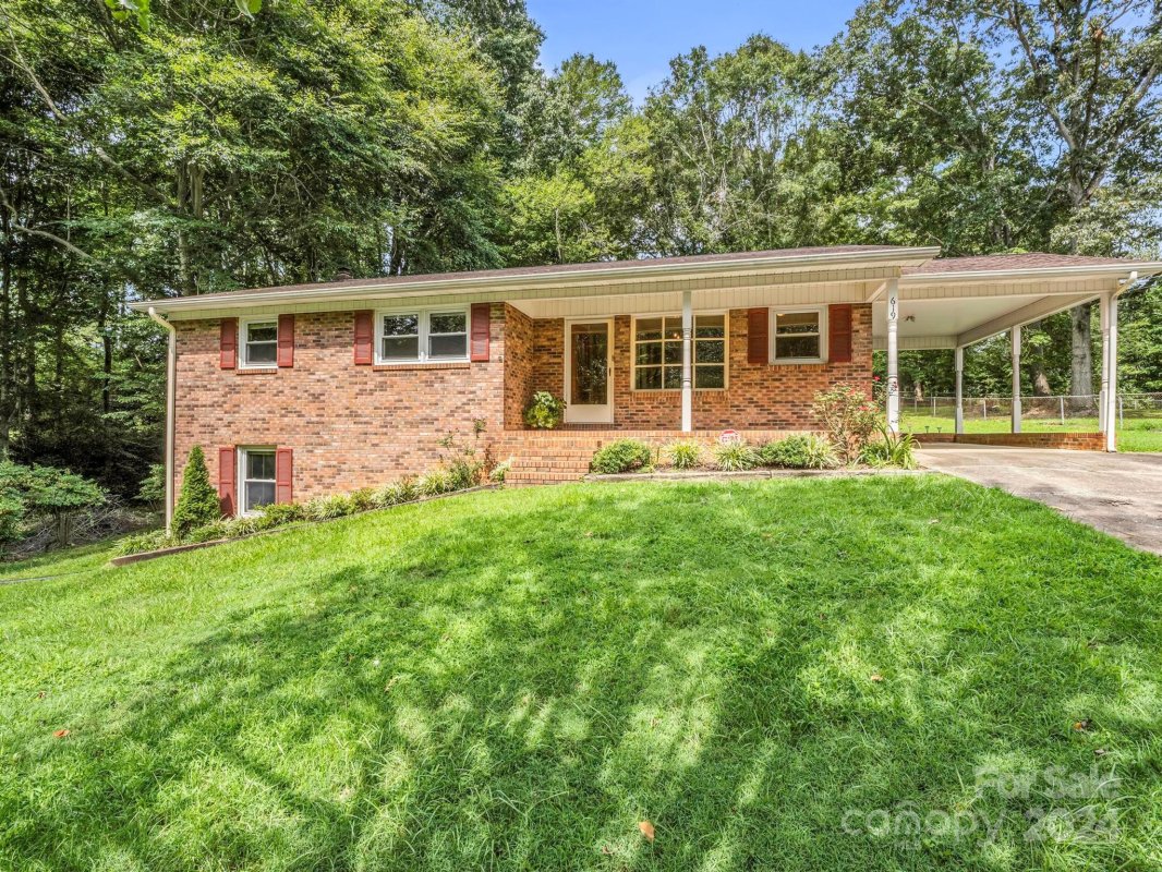 619 Poplar Drive