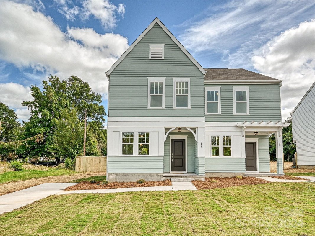 219 Hoskins Avenue Drive