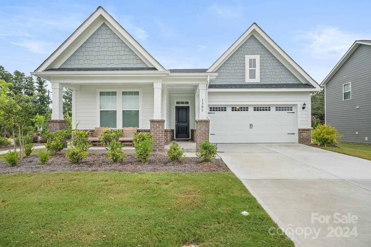 1301 Black Walnut Street