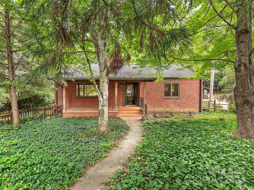 4 Red Oak Road