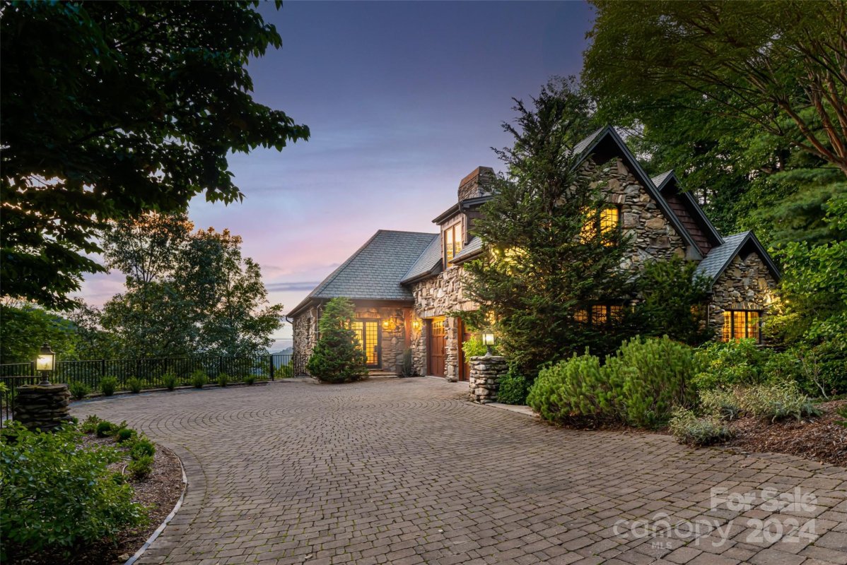 8 Timberwolf Court