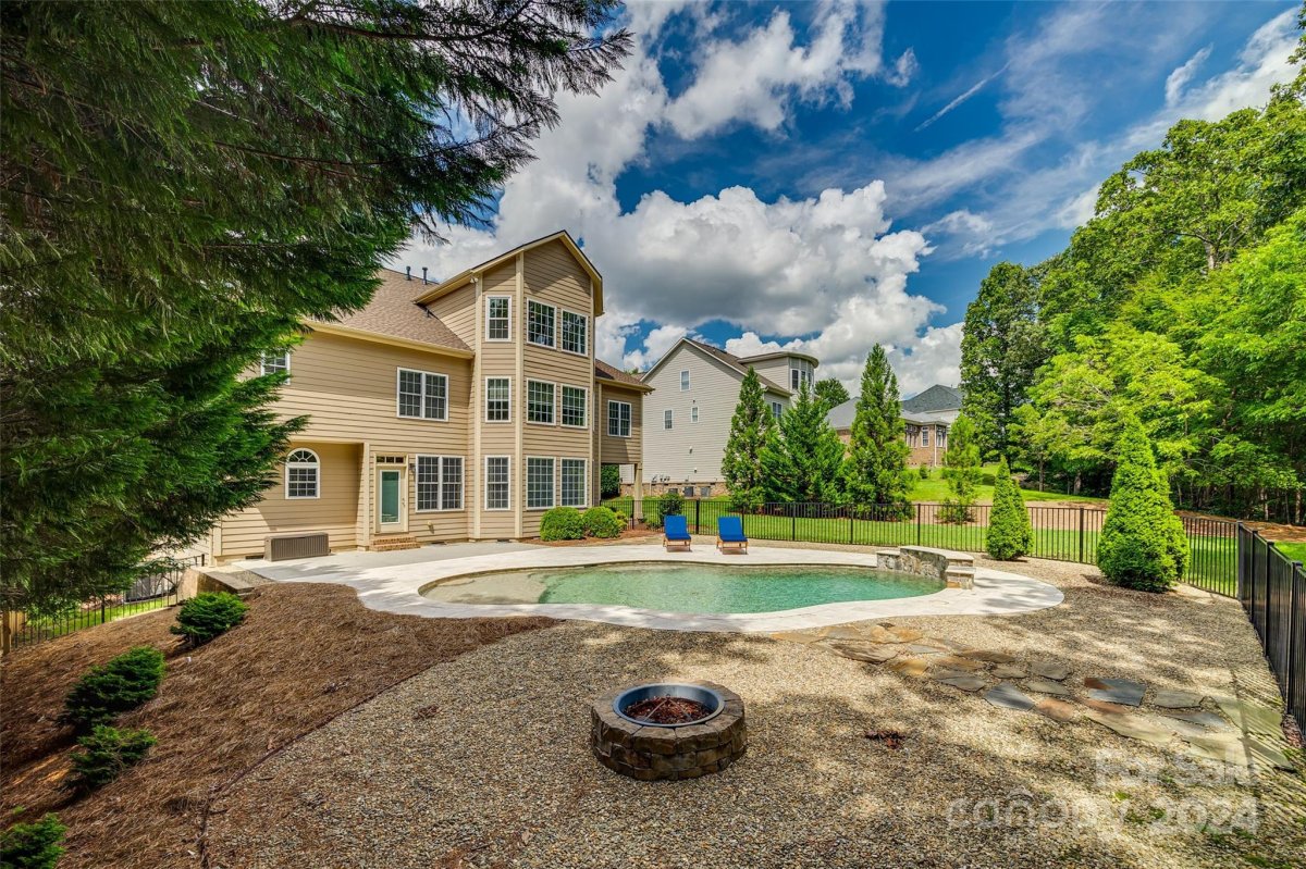 9163 Drayton Lane