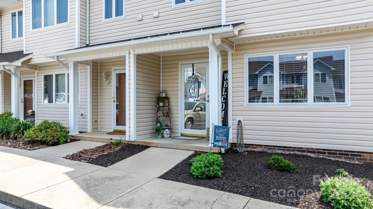 3385 White Oak Court 5C