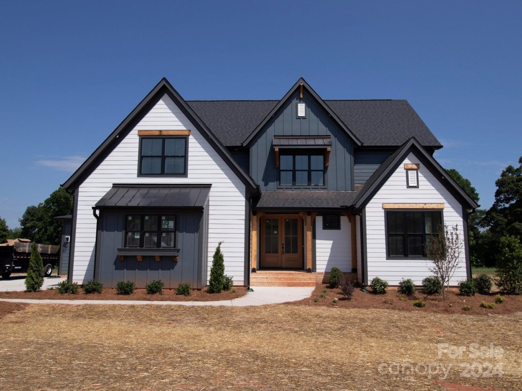 186 Triple Ponds Court