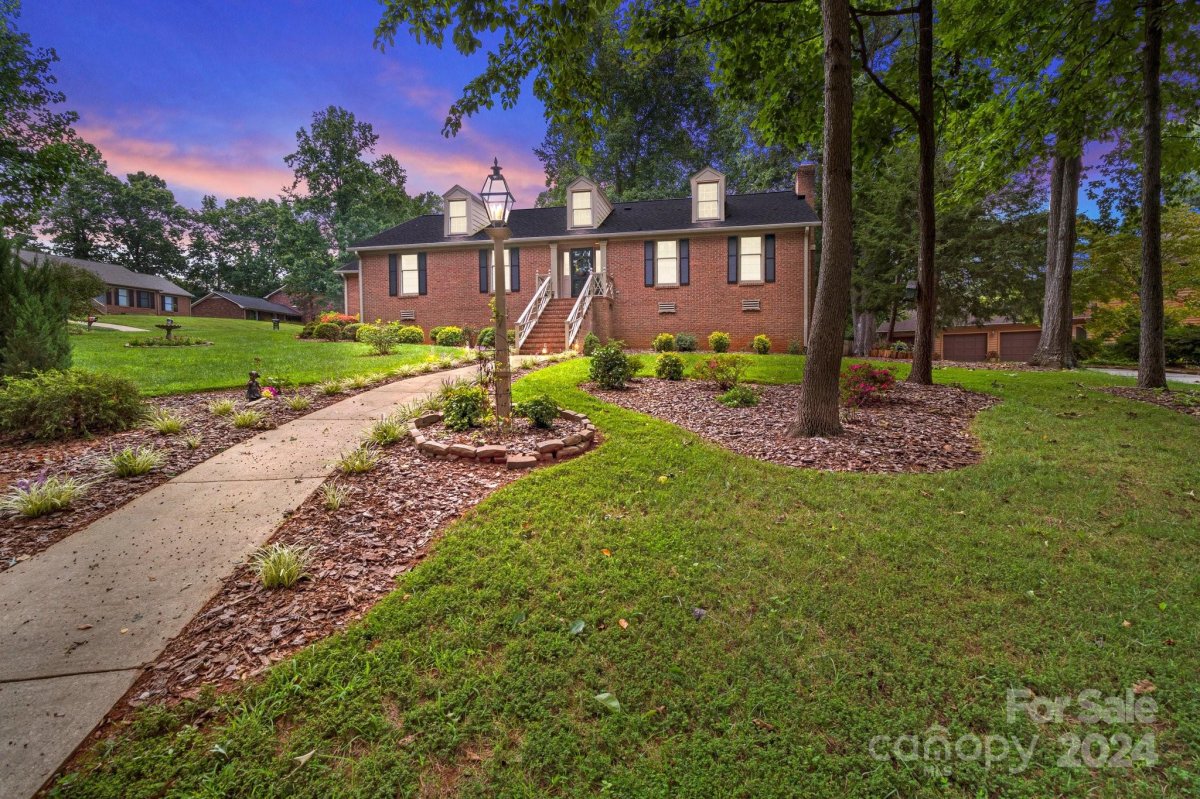 1910 Baker Court