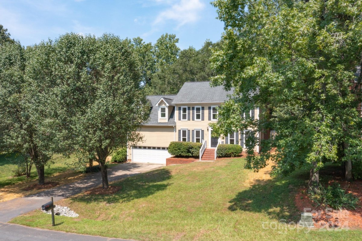 3201 Hitching Post Lane