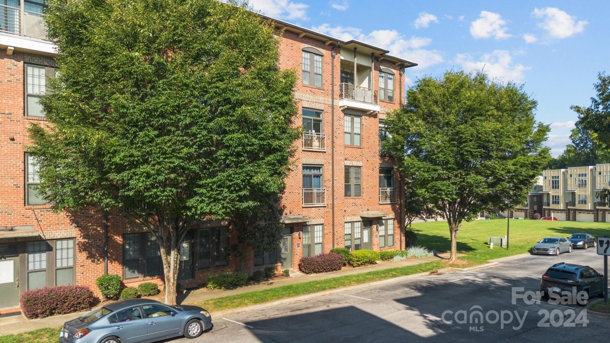 3243 Noda Boulevard