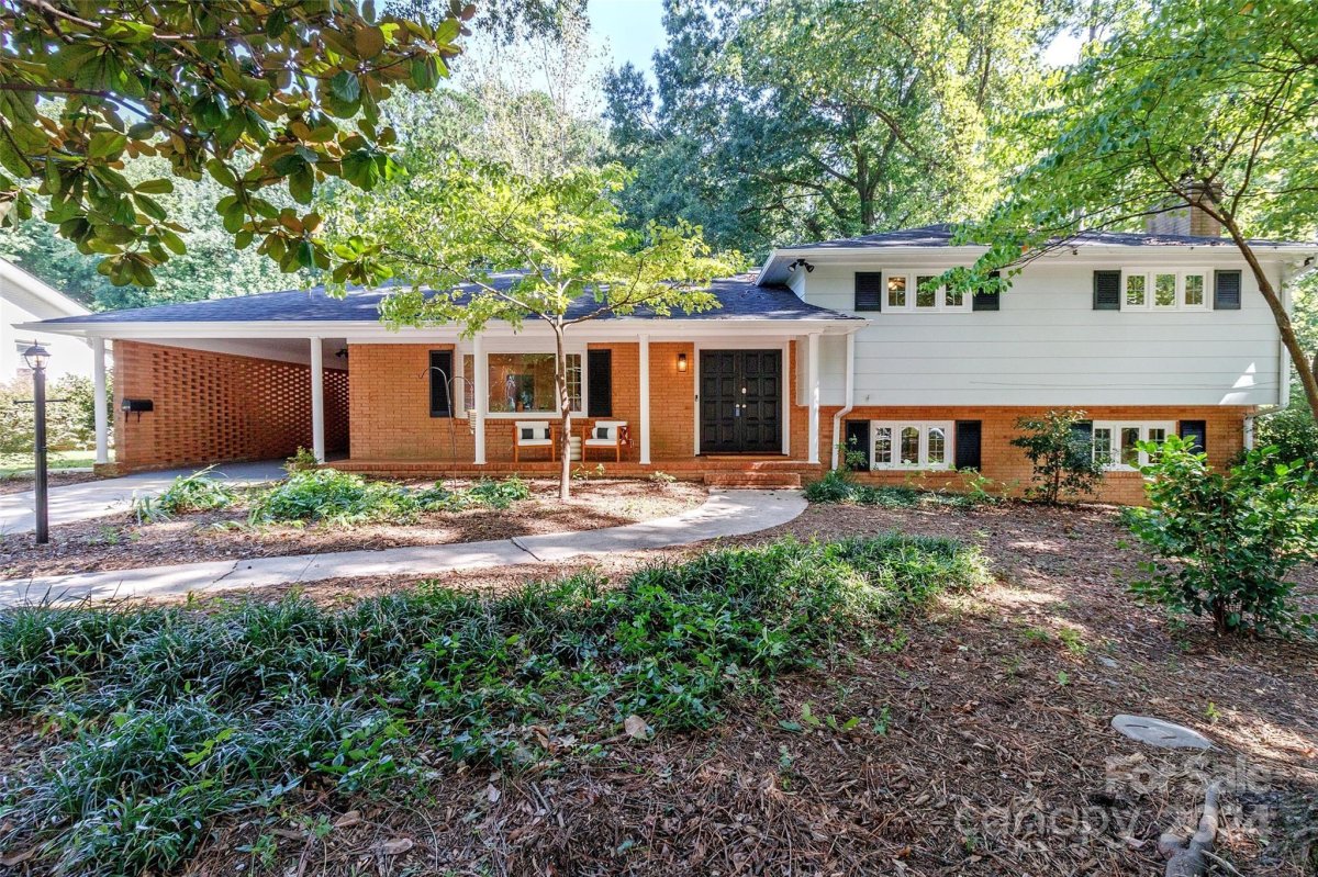 4123 Wall Street