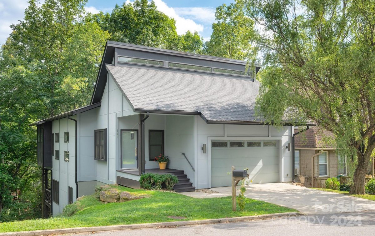121 Courtland Avenue