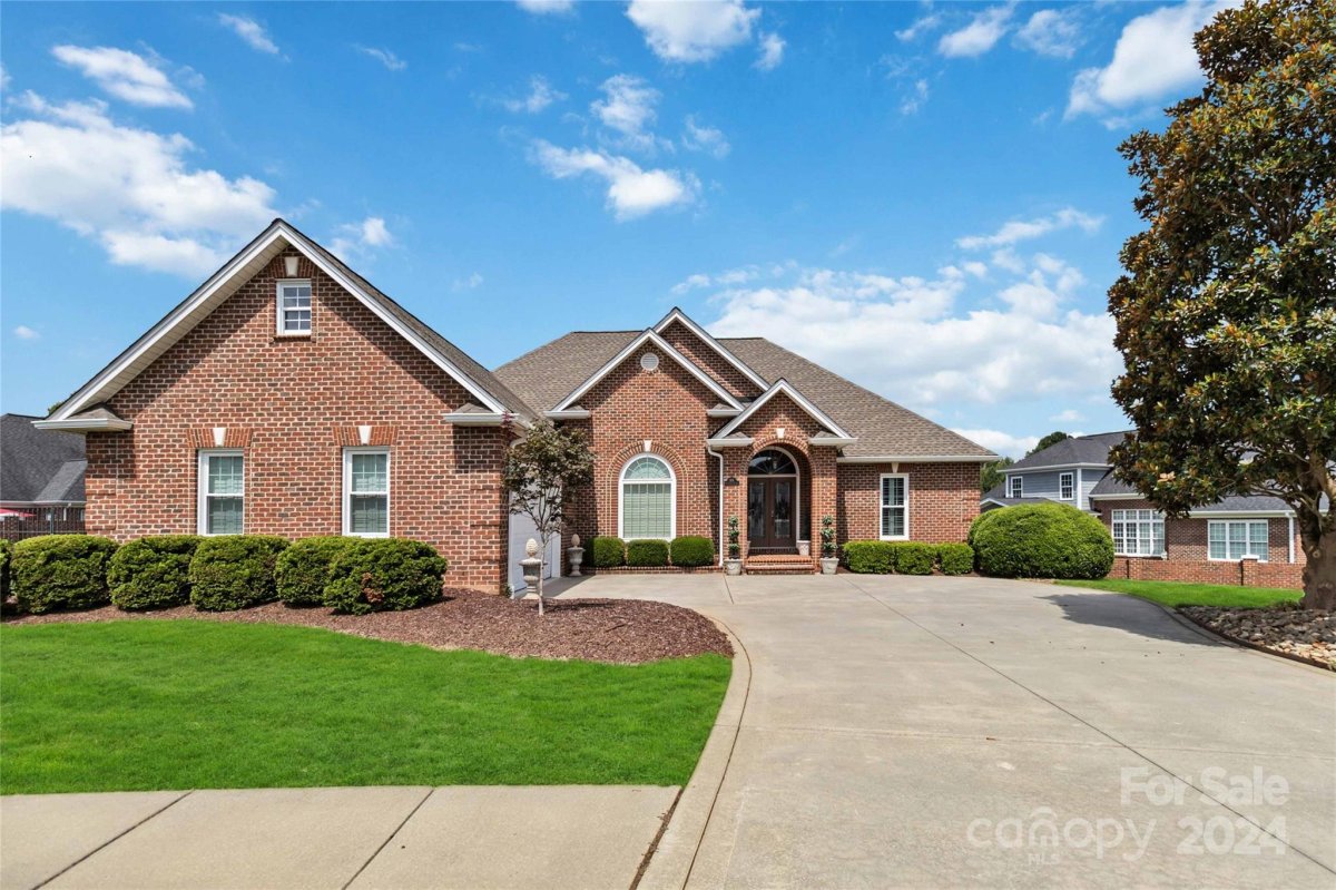 106 Plantation Court